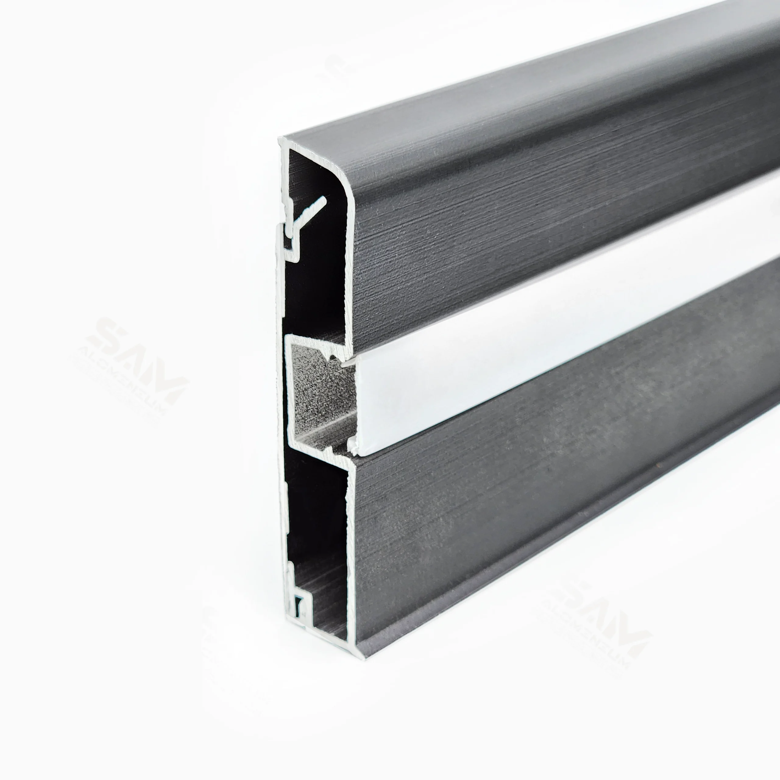 لاینر نوری قرنیز روکار ۷۸mm SL18۴